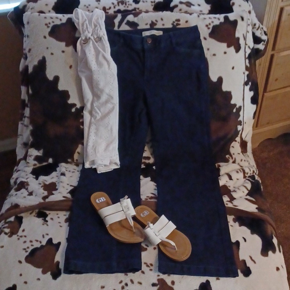 EST 1948 DENIM, WOMENS CLASSIC FIT, SIZE 4.